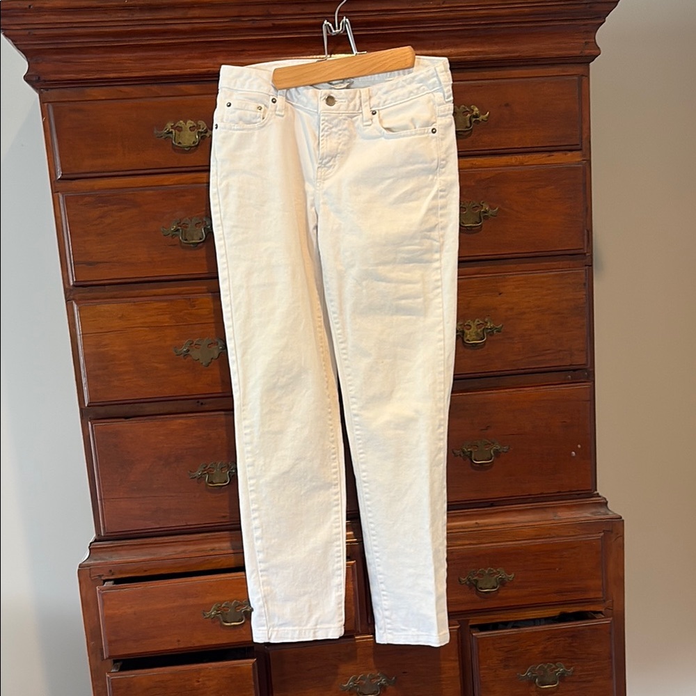 Garnet Hill White Straight Leg Jeans with Classic Style